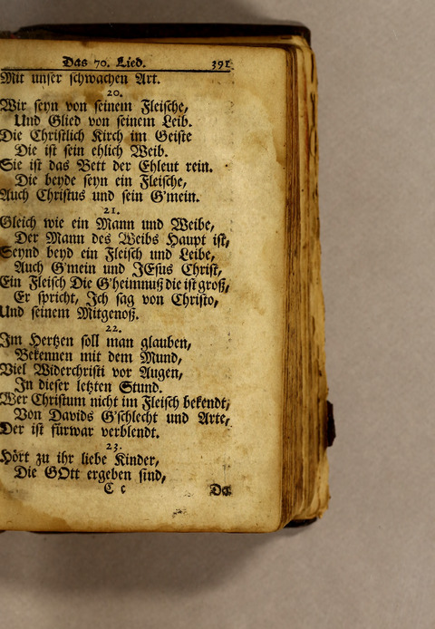 Ausbund, das ist: etliche schöne christliche lieder, wie sie in dem Gefängnüs zu Bassau in dem Schloss on den Schweitzer-Brüdern, und von andern rechtgläubigen Christen hin und her gedichtet worden page 393